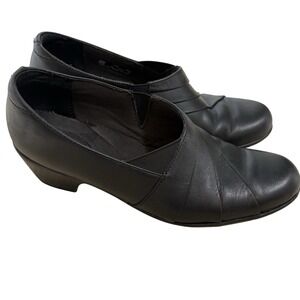 Clarks Women's Black Leather Bendable‎ Shoes Size 8.5 Two-Inch Heel